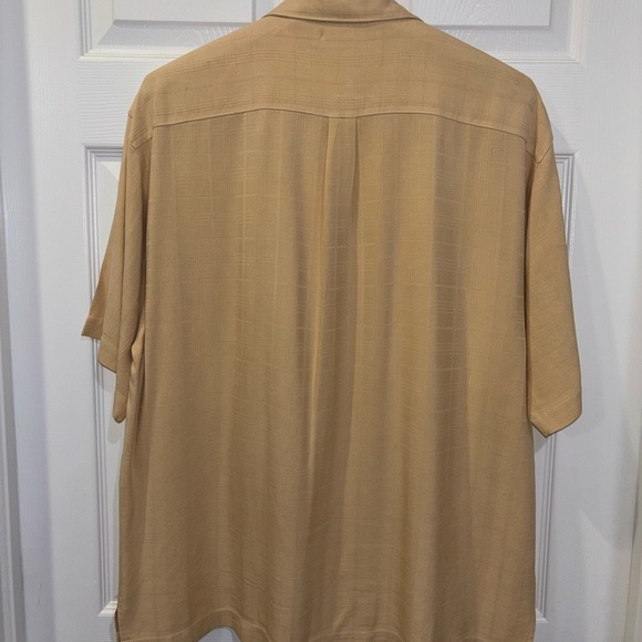 Tommy Bahama Short Sleeve 100% Silk shirt​ - Picture 9 of 9